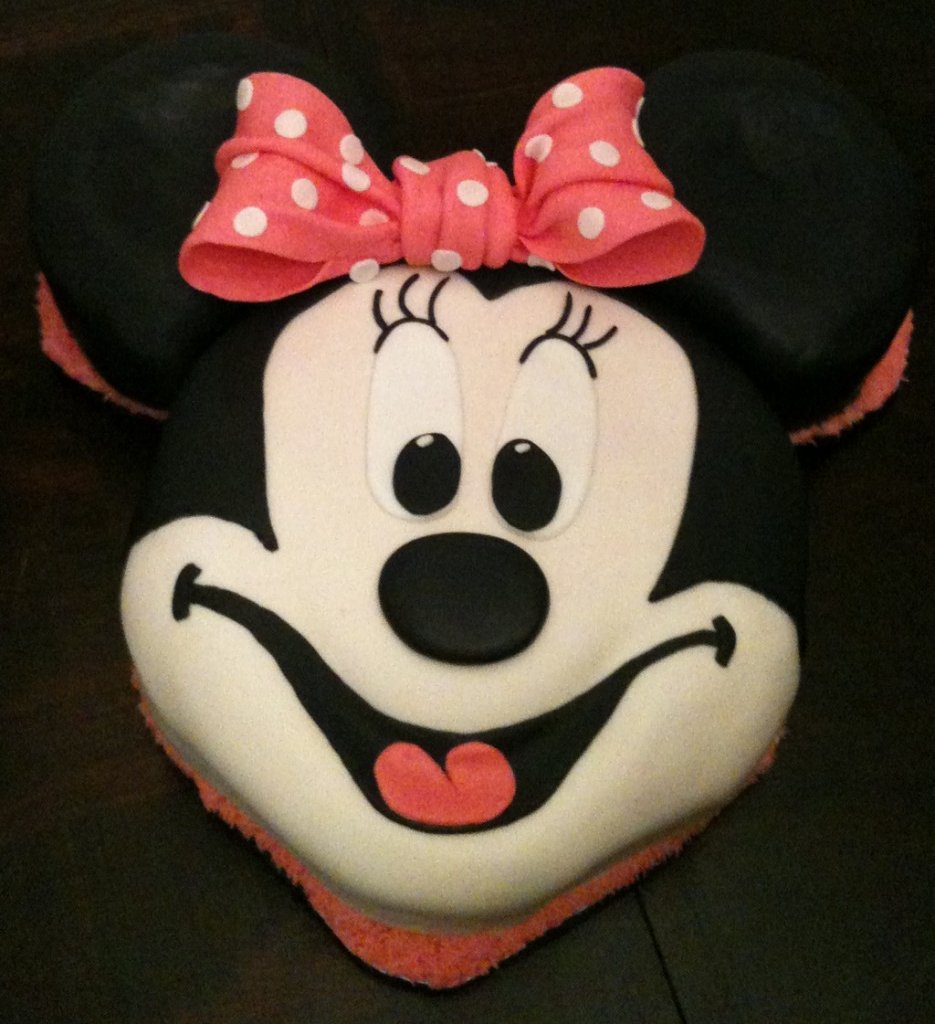 minnie Mouse Face Cake
